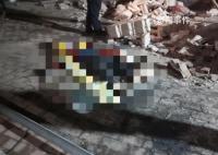 村民受雇帮邻居拆墙被砸身亡 死者家属求助法律途径
