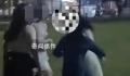 女子拍照时被男孩掀裙子摸大腿 却反遭家长公然侮辱诽谤