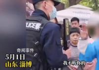 网传男子穿道士服被拦在烧烤景区外 引发热议