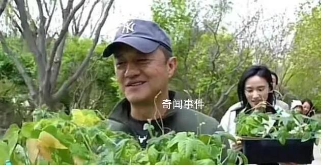 李亚鹏在别墅小院种菜被物业警告 引起了广泛关注和热议