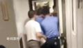火车上被害男子亲属:错过抢救时间