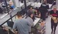 多人轮番骚扰女顾客 店员制止被报复