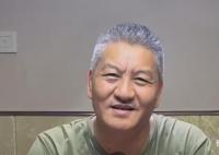 “考王”梁实正备战第27次高考 今年继续选文科