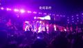 霉霉演唱会上边唱歌边劝架 台下粉丝与保安疑似起争执