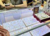 金价飙涨下的淘金者 无数淘金者线上线下齐齐并进