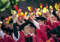 寒门子弟上名校之后 大学生出路分化之谜