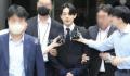 刘亚仁被上铐送往拘留所 表示对此事很后悔