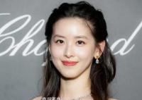章泽天撞脸陈都灵 网友：简直就是双胞胎