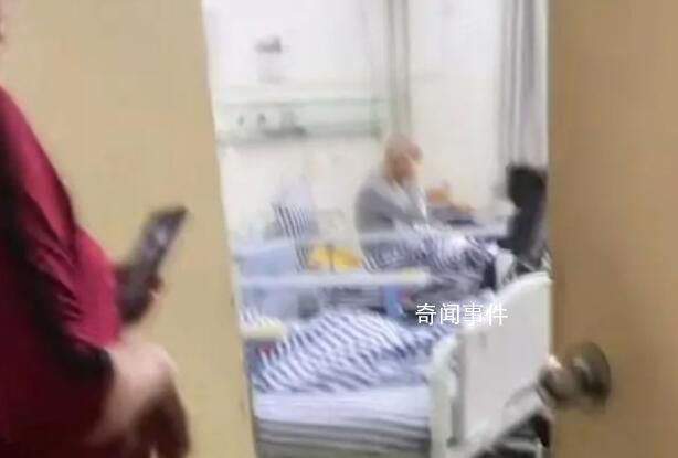 湖北潜江暴雨致医院住院部1楼被淹 积水已没过脚踝