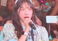 被任贤齐救过的女孩来看演唱会了 网友：任贤齐火这么多年不是没有原因的