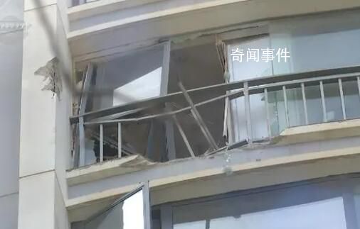 昆明一小区突遭“石头雨”袭击 小区楼房和多辆汽车受损