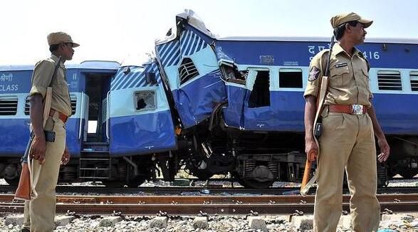印度火车相撞罹难者将获赔百万卢比 轻伤者将获得5万卢比