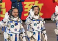 3分钟回顾神十五航天员返回全程 现在顺利回到了祖国感觉良好