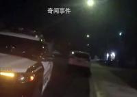 成都夜空现不明发光物 天空似裂开缝