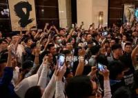 皇马球迷为见梅西花1万错订4家酒店 结果却全猜错