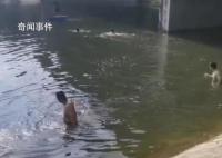 河南女子带两娃跳河 网友称其系母子