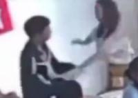 掌掴男生的女教师被取消评优资格 此事引发广泛关注
