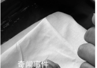 宋仲基儿子出生 并晒出儿子的小手