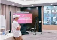 马云现身杭州围观数学竞赛 