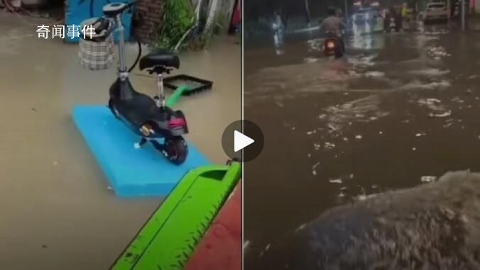 苏州多地内涝 居民家中成水帘洞