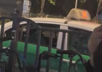 女子醉酒吐车上司机怒骂不要脸 引发围观