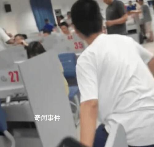 高考查分场面代入感太强 几家欢乐几家愁