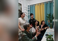 一考生查分 全家一起喊出666