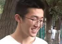 690分学霸采访中接到清华电话 父子二人瞬间笑成一朵花