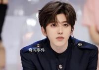 蔡徐坤回国机票疑似已取消 看样子他已经查到了事态的严重性