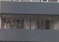 黑龙江特大冰雹砸碎几乎整栋楼玻璃 当地保险公司的电话也被打爆了
