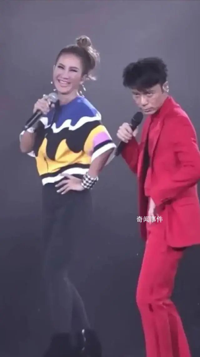 李玟不久前与李克勤演唱会上热舞