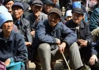 进城打工三十年 中国农民工养老靠自己