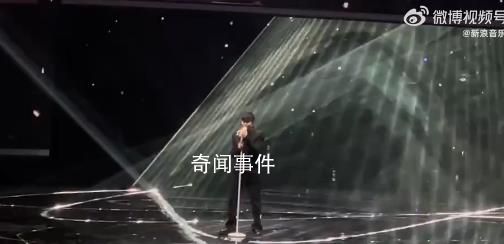 林俊杰演唱孤独娱乐致敬李玟 获年度最具影响力制作人