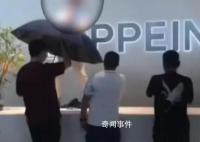 广州建博会一男子用刀抵脖子 背后原因令人震惊