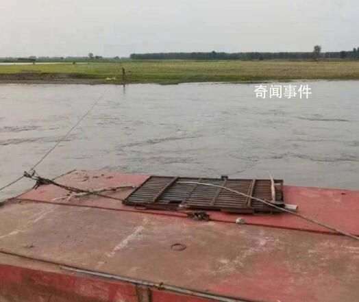 媒体:私搭浮桥案或涉违规采砂