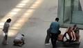 男子性侵少女被当众鞭打?警方回应