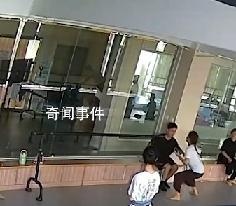 学生逆袭被录取老师狂奔报喜 高喊着：考上了