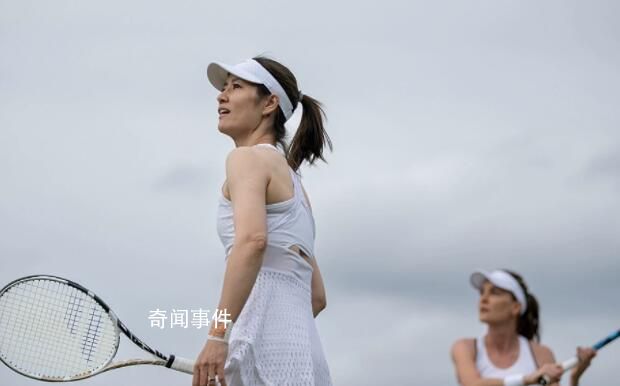 41岁李娜亮相温网元老赛 造型惊艳