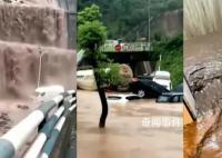 重庆暴雨:路旁现“瀑布” 车辆被淹