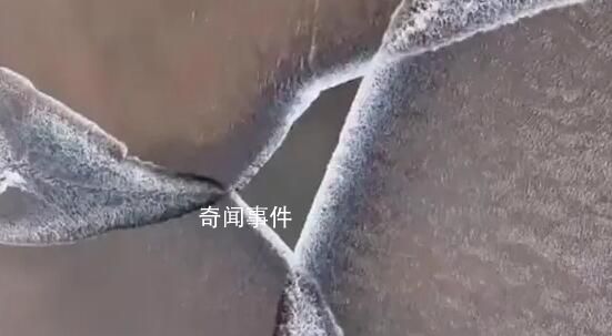 钱塘江出现罕见三叉潮 这是大自然的鬼斧神工