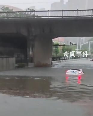 江苏一女子骑车冲入积水涵洞溺亡 其不听劝阻骑车通过涵洞