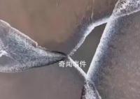 钱塘江出现罕见三叉潮 这是大自然的鬼斧神工
