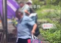老人坐景区台阶上休息被泼水驱赶 引发网友热议
