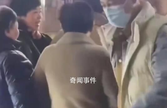 网友偶遇张颂文考科目二 满分通过