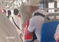 遭辱骂cos女孩希望大爷给父母道歉 引发了网友热议