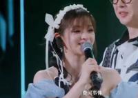 美依礼芽中文告白凤凰传奇 同台演唱了《最炫民族风》