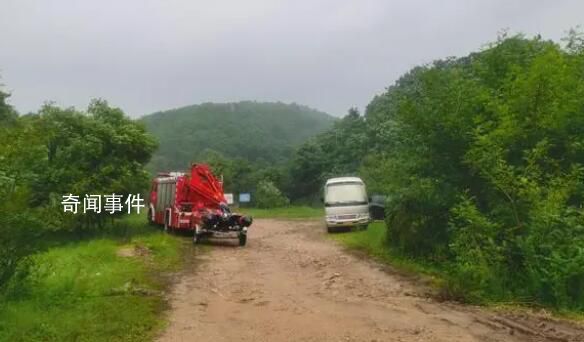 辽宁4人采蘑菇遇暴雨 致1死3失联