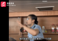 乘客因降雨滞留列车30小时:饿坏了