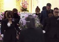 李玟大殓出殡 现场声音令人心碎