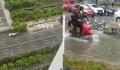 洒水车雨后浇花 市民质疑是浪费资源